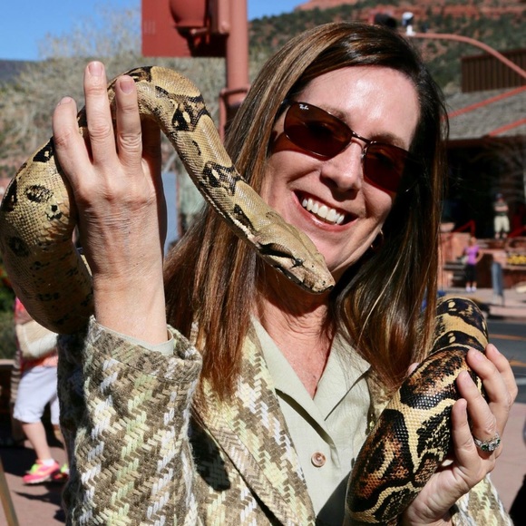 Meet your Posher, Cindy - Picture 1 of 1